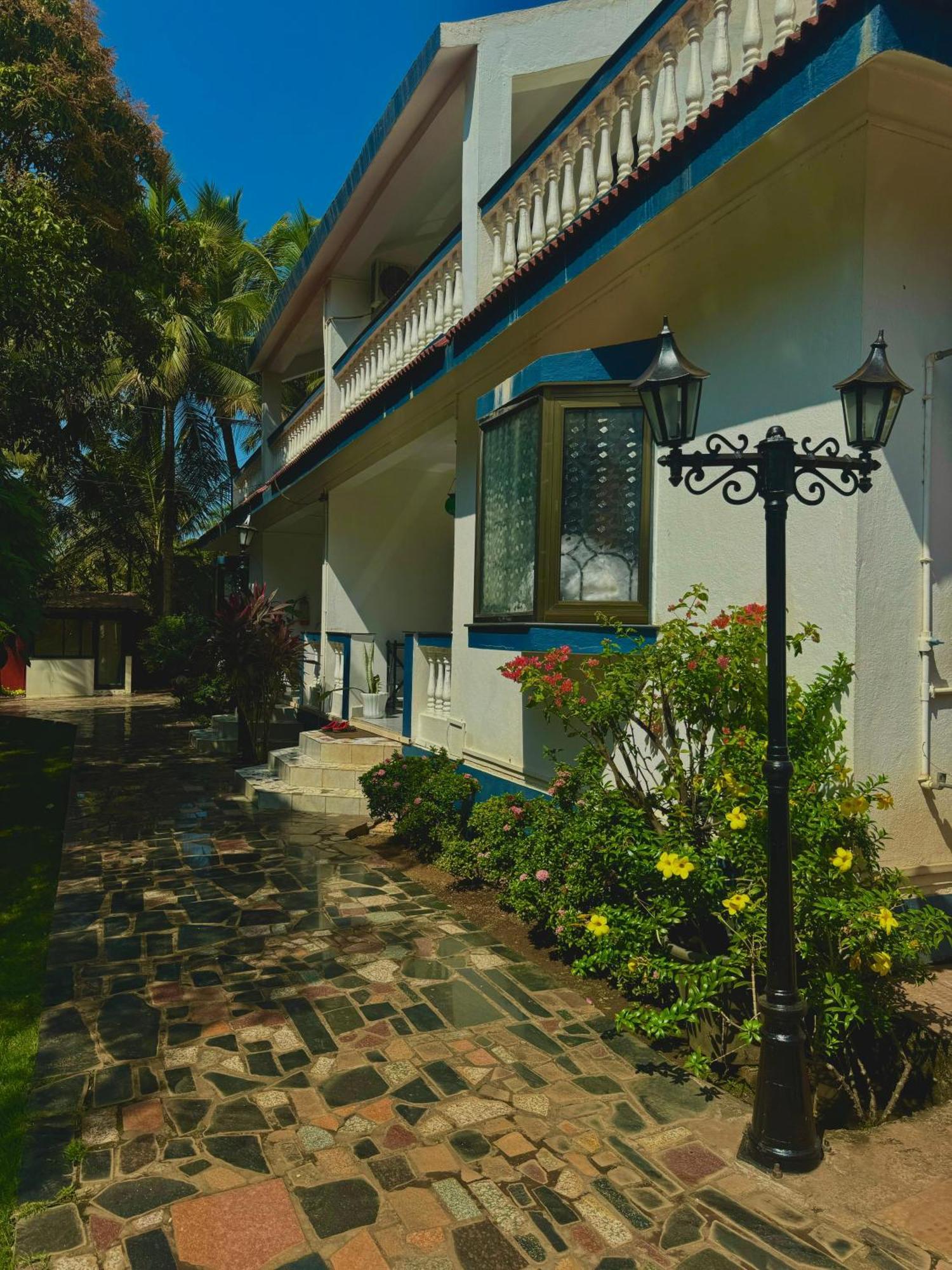 1Bhk Suites With Kitchen & Pool By Goaround Homes At Vagator Exterior foto