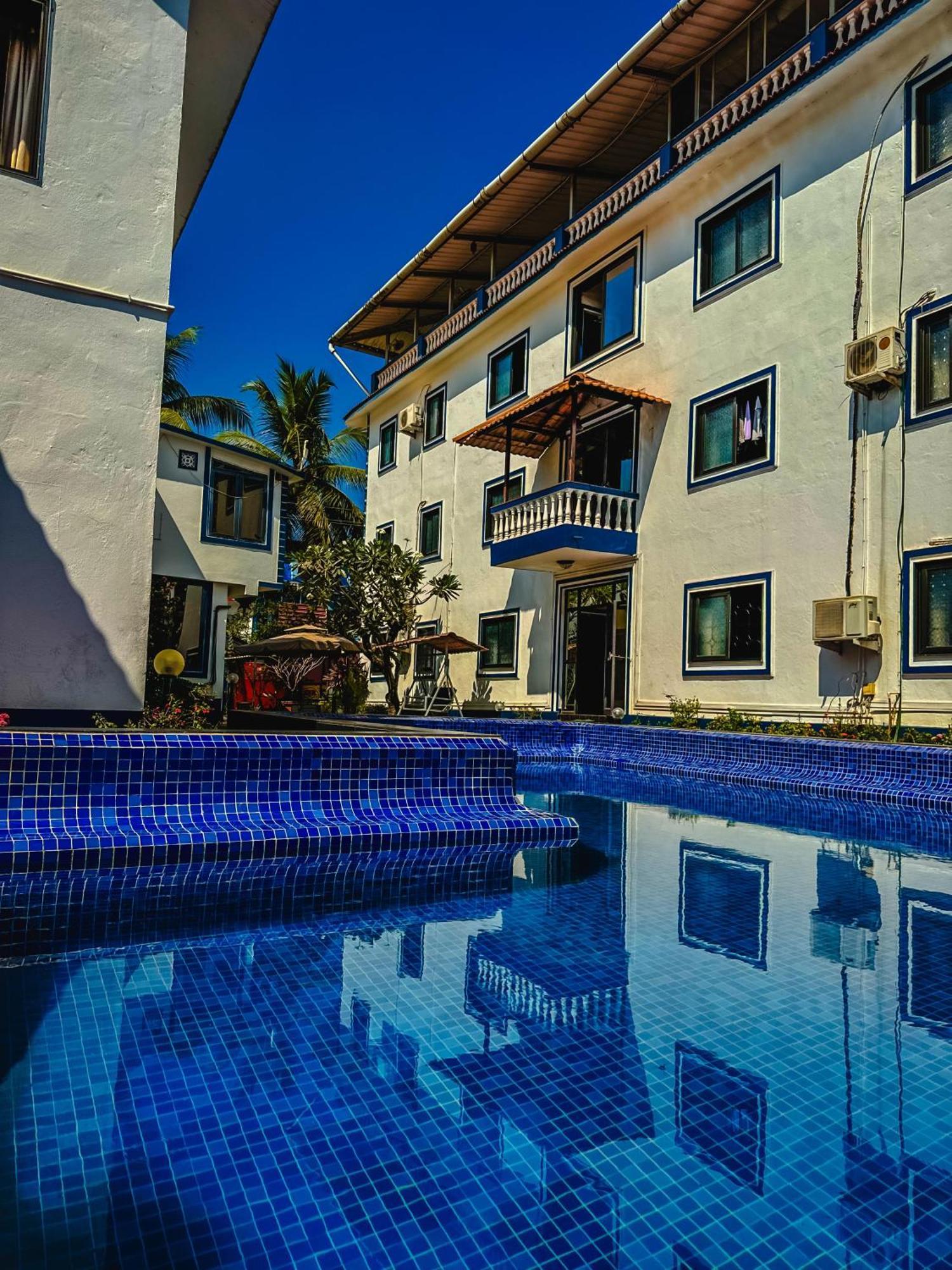 1Bhk Suites With Kitchen & Pool By Goaround Homes At Vagator Exterior foto